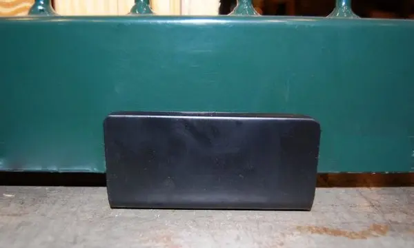 LEE-Floor Mounted Shoe Guide-5900-047-AaWeb.webp